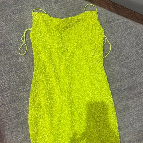 alice and olivia yellow sequin dress Alice + Olivia Harmie Sequin Cowl Neck Fitted Mini Dress Neon Yellow 6